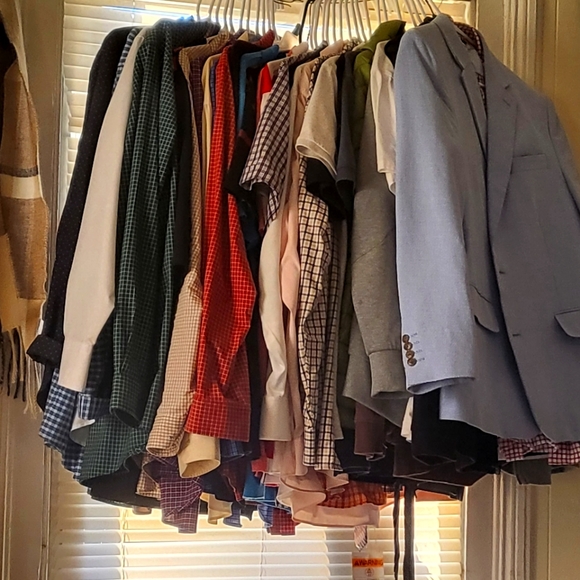 CLOTHES - Picture 3 of 4